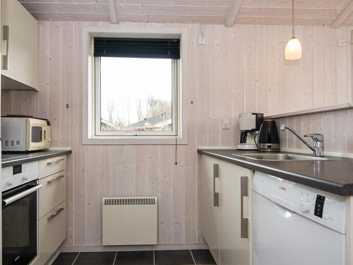 Three-Bedroom Holiday Home In Juelsminde 18 Sonderby  Exterior foto